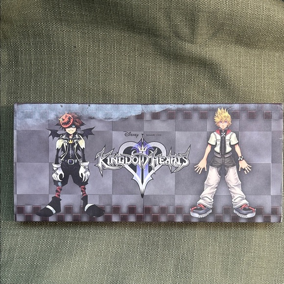 Kingdom Hearts Keyblade Charm Set – Original Sliding Case – Official Licensed - Picture 2 of 3